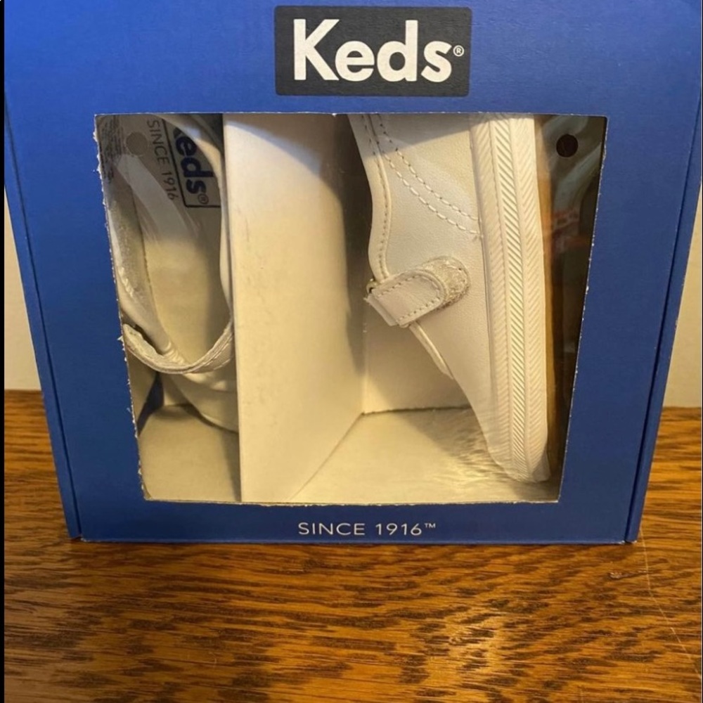 New never worn toddler keds size 4
